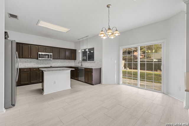 Image 22 of 50 For 6226 Stable Creek Dr