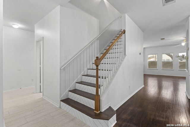 Image 5 of 50 For 6226 Stable Creek Dr