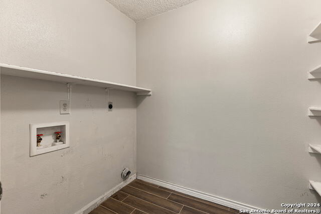 Image 10 of 27 For 6414 Maverick Oak