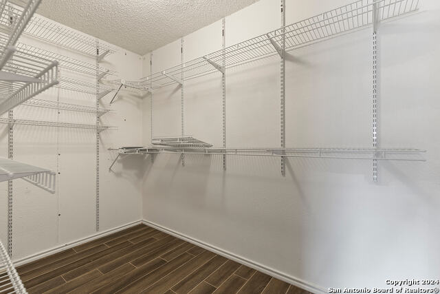 Image 21 of 27 For 6414 Maverick Oak