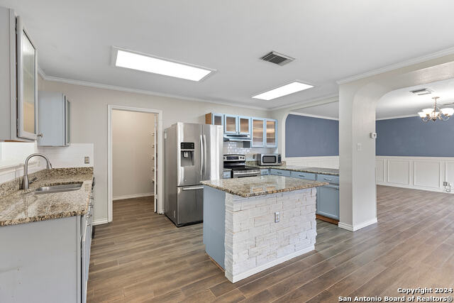 Image 4 of 27 For 6414 Maverick Oak