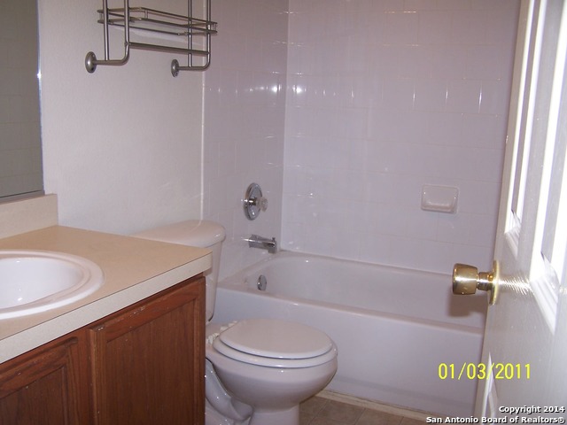 Image 6 of 24 For 15803 Borwick Ln