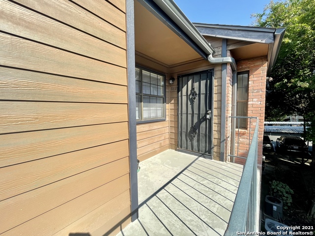 Image 2 of 13 For 4803 Hamilton Wolfe  312