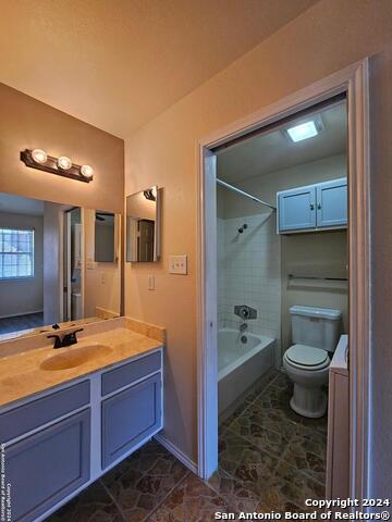 Image 3 of 13 For 4803 Hamilton Wolfe  312