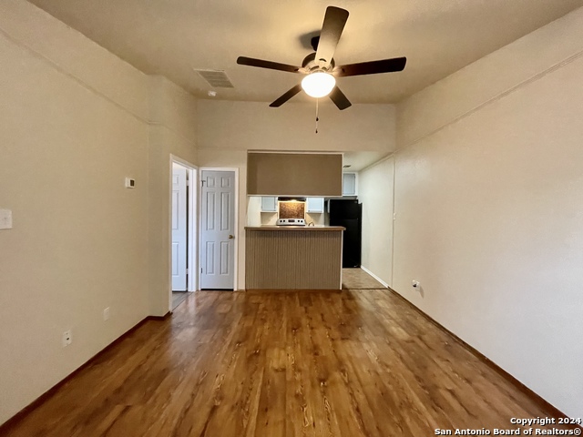 Image 7 of 13 For 4803 Hamilton Wolfe  312