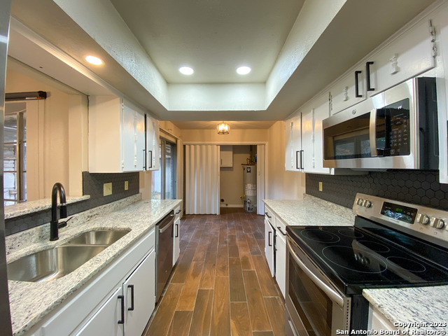 Image 11 of 32 For 11039 Whisper Valley St