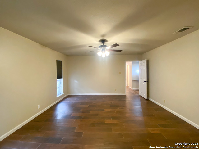 Image 18 of 32 For 11039 Whisper Valley St