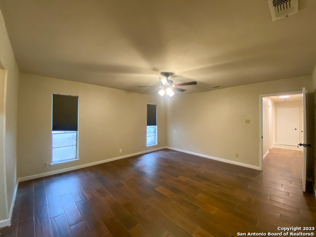 Image 20 of 32 For 11039 Whisper Valley St