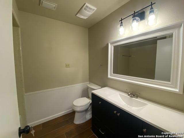 Image 21 of 32 For 11039 Whisper Valley St