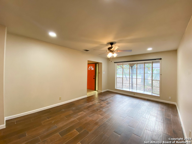 Image 4 of 32 For 11039 Whisper Valley St