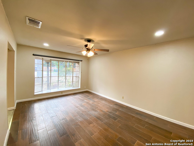 Image 6 of 32 For 11039 Whisper Valley St