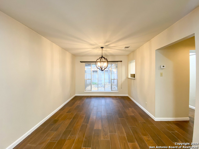 Image 7 of 32 For 11039 Whisper Valley St