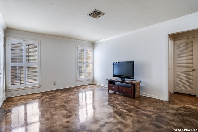 Image 10 of 25 For 5359 Fredericksburg  515