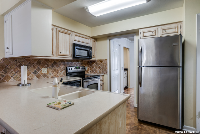 Image 9 of 25 For 5359 Fredericksburg  515