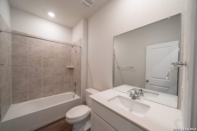 Image 17 of 23 For 398 American Robin