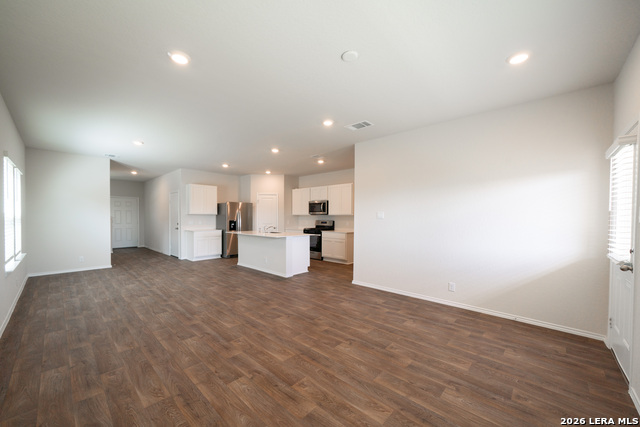 Image 20 of 23 For 398 American Robin