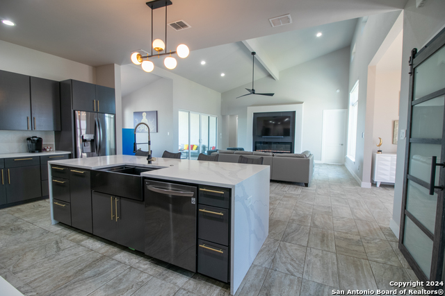Listing photo id 9 for 1273 County Road 2801 E