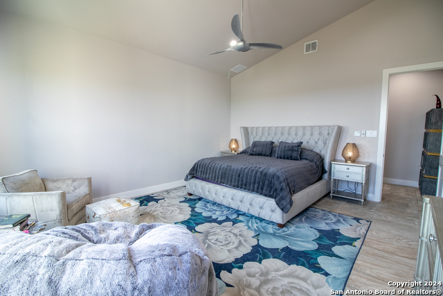 Listing photo id 17 for 1273 County Road 2801 E