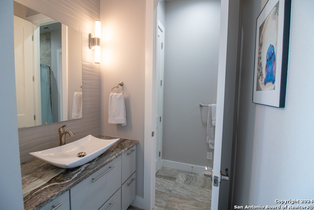 Listing photo id 24 for 1273 County Road 2801 E