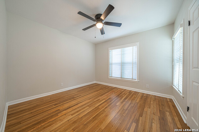 Image 11 of 32 For 723 Glamis  