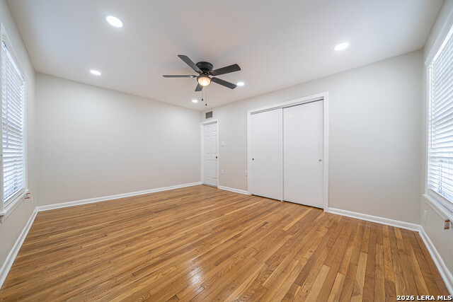 Image 23 of 32 For 723 Glamis  