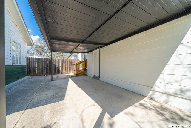 Image 4 of 32 For 723 Glamis  