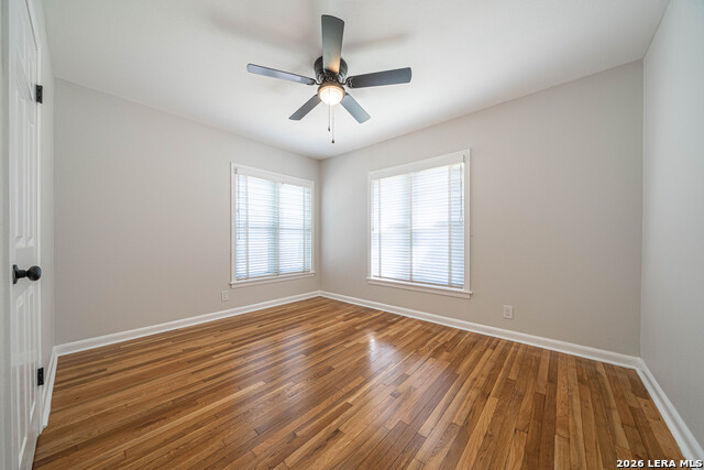 Image 8 of 32 For 723 Glamis  