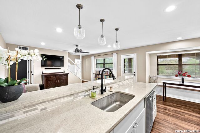 Image 13 of 44 For 14307 Oak Shadows Dr