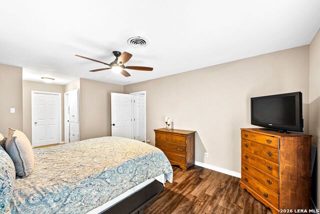 Image 18 of 44 For 14307 Oak Shadows Dr