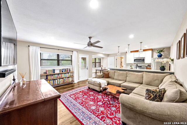 Image 9 of 44 For 14307 Oak Shadows Dr