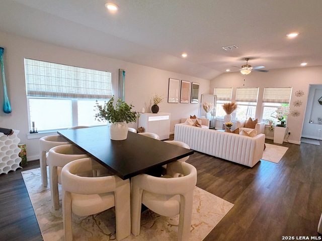 Image 4 of 11 For 3834 Glenloch