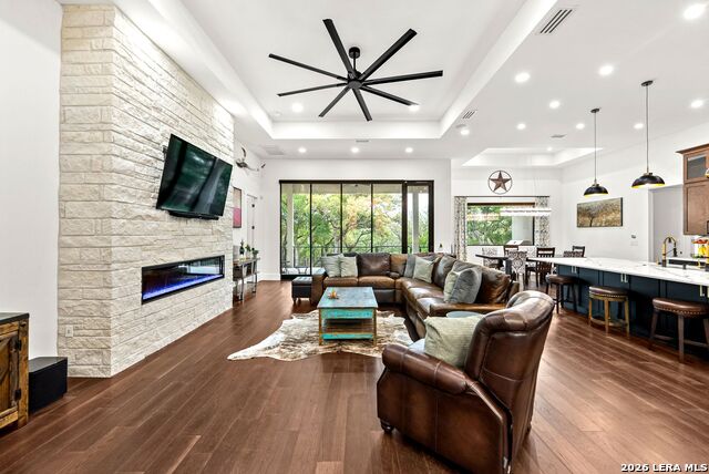 Image 11 of 81 For 721 Timber Bluff