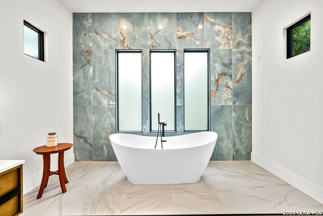 Image 27 of 81 For 721 Timber Bluff