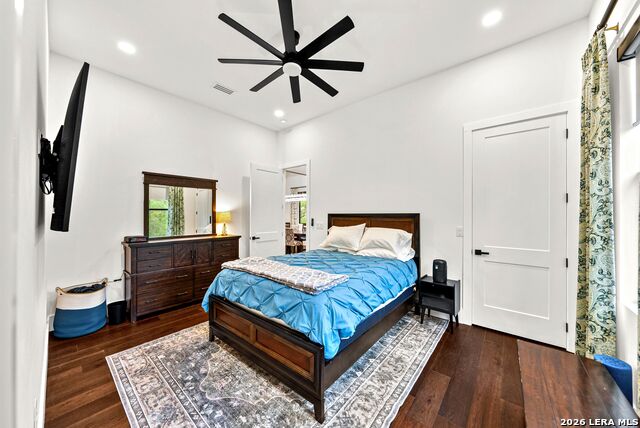 Image 37 of 81 For 721 Timber Bluff