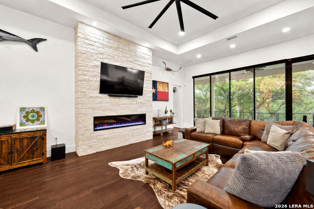 Image 9 of 81 For 721 Timber Bluff