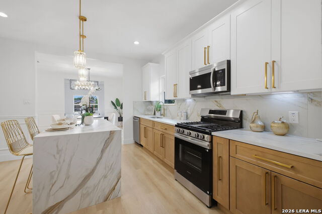 Image 17 of 50 For 931 Highland Blvd E