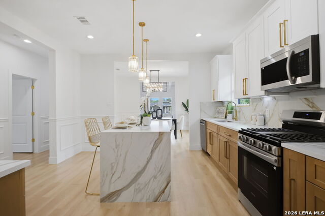 Image 18 of 50 For 931 Highland Blvd E