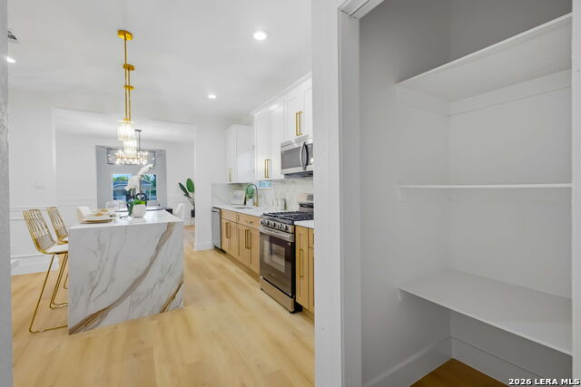 Image 20 of 50 For 931 Highland Blvd E