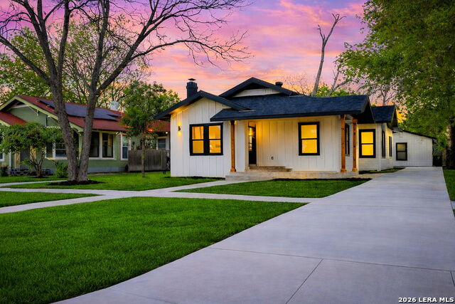 Image 3 of 50 For 931 Highland Blvd E