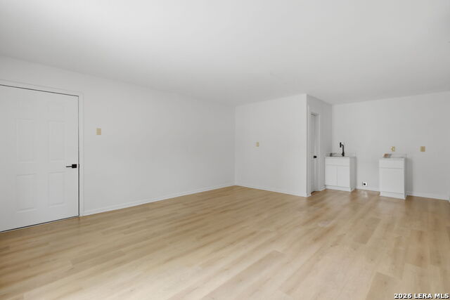 Image 40 of 50 For 931 Highland Blvd E