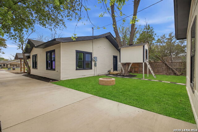 Image 42 of 50 For 931 Highland Blvd E