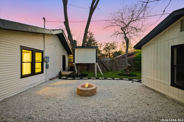 Image 46 of 50 For 931 Highland Blvd E