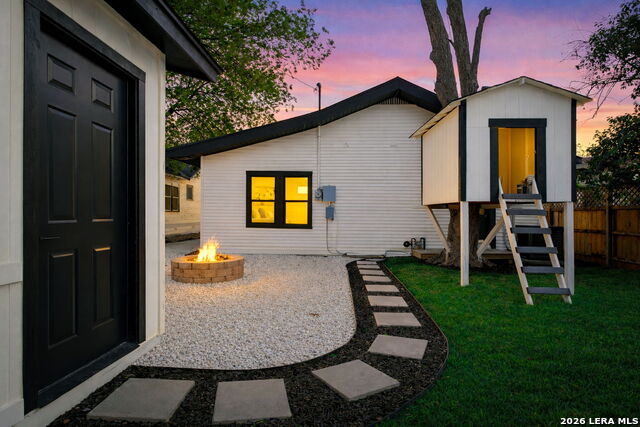 Image 47 of 50 For 931 Highland Blvd E