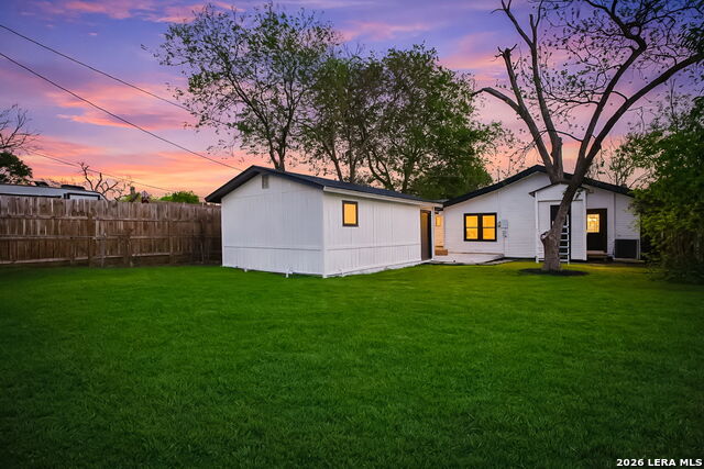 Image 48 of 50 For 931 Highland Blvd E