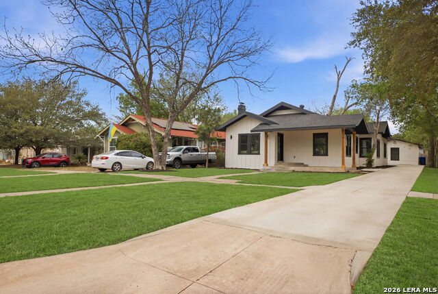 Image 5 of 50 For 931 Highland Blvd E