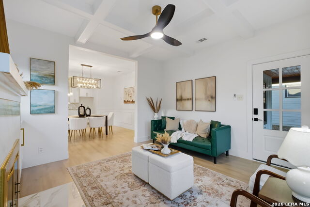 Image 6 of 50 For 931 Highland Blvd E