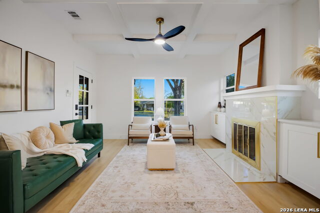 Image 7 of 50 For 931 Highland Blvd E