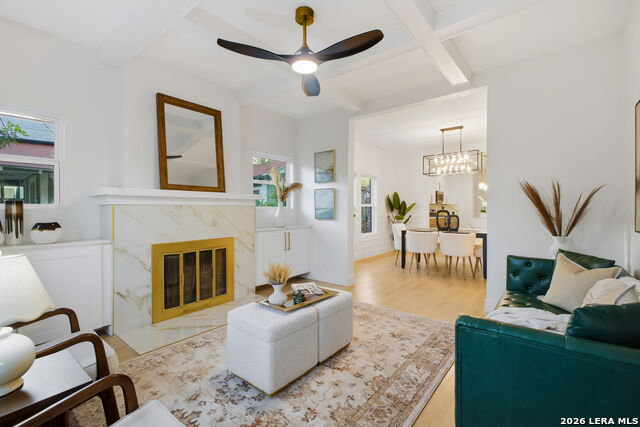 Image 8 of 50 For 931 Highland Blvd E