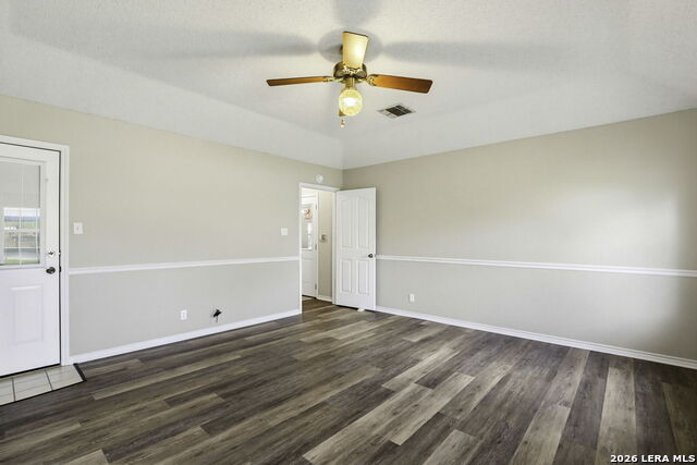 Image 18 of 39 For 8416 Fm 541  