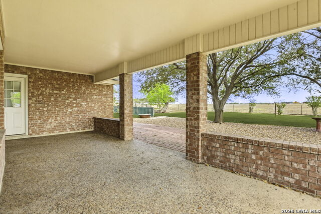 Image 27 of 39 For 8416 Fm 541  